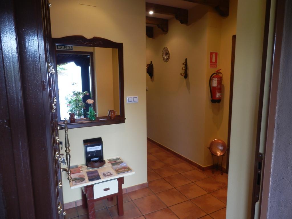 Casa Rural Los Olivos Sotoserrano Екстериор снимка